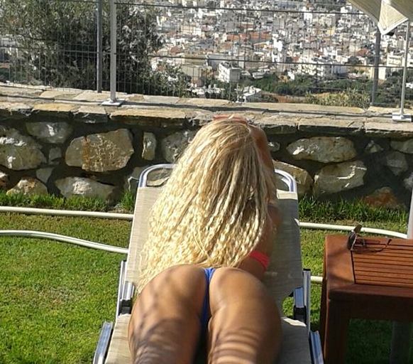 Η Λίλα Κυριαζοπούλου σε καυτά καλοκαιρινά selfies