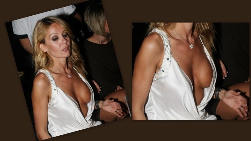 Η καυτή milf 40αρα Χριστίνα Παππά