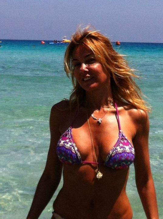 Η καυτή milf 40αρα Χριστίνα Παππά