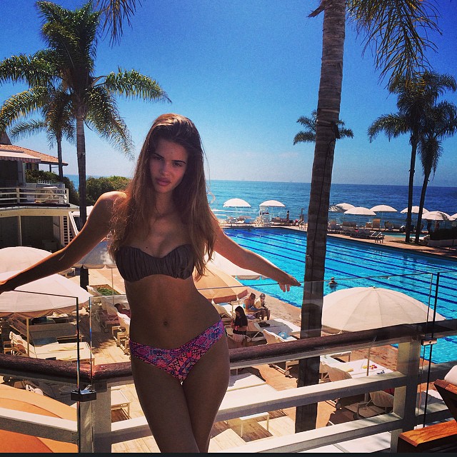 Η Zoe Mantzakanis topless