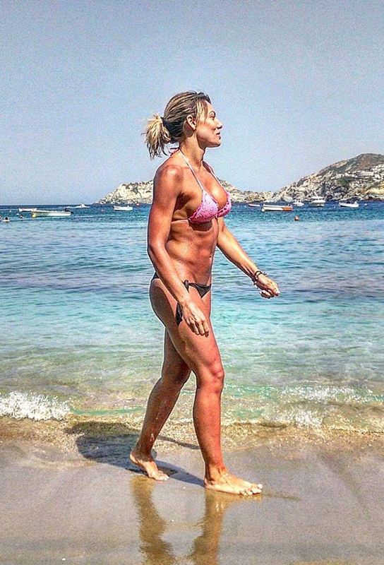 Σέξυ φωτογραφίες της Ιωάννας Μαλέσκου