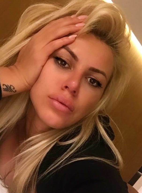 Η Ρεγγίνα Γκαϊνά σε σέξυ φωτογραφίες