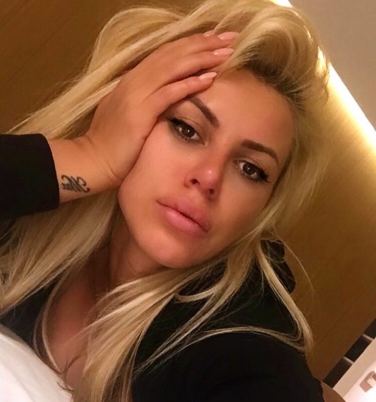 Η Ρεγγίνα Γκαϊνά σε σέξυ φωτογραφίες