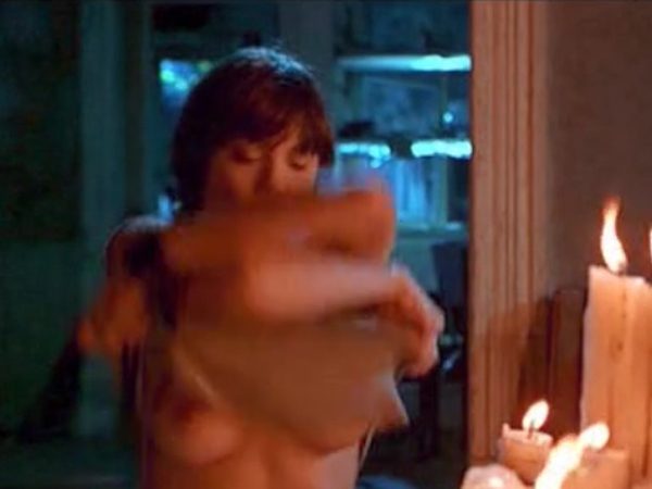 Topless φωτογραφίες της Angelina Jolie στο Foxfire