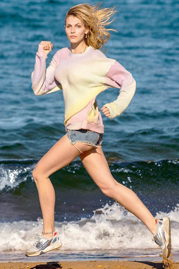 Το μοντέλο από την Λετονία Karlina Caune topless στο Elle