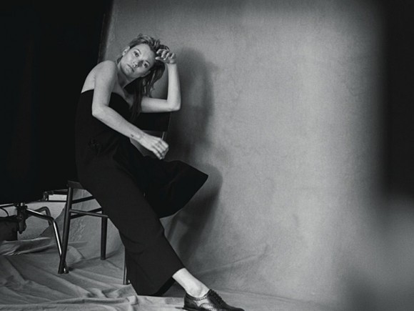 Topless φωτογραφίες της Kate Moss στο Vogue