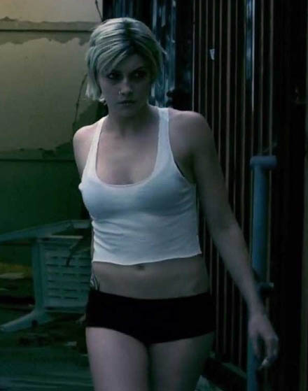 Η Katie Cassidy και η Ashlyn Yennie topless στην ταινία The Scribbler