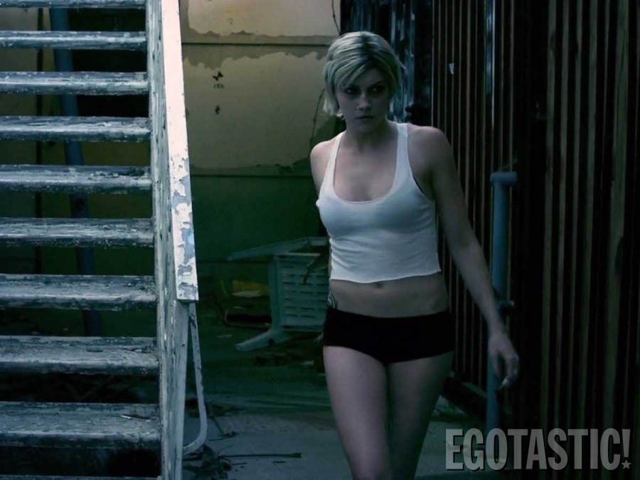 Η Katie Cassidy και η Ashlyn Yennie topless στό The Scribbler