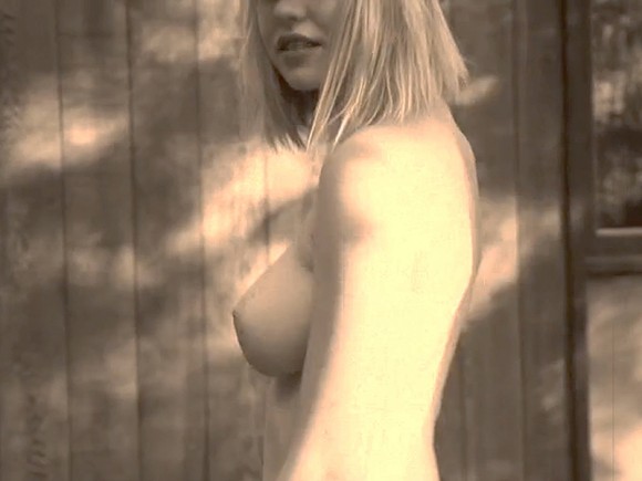 Η Kayslee Collins είναι κάβλα και topless