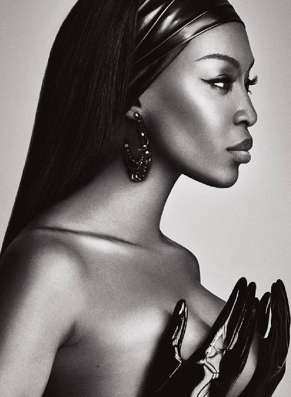 Το μοντέλο Naomi Campbell σε topless φωτογραφίες