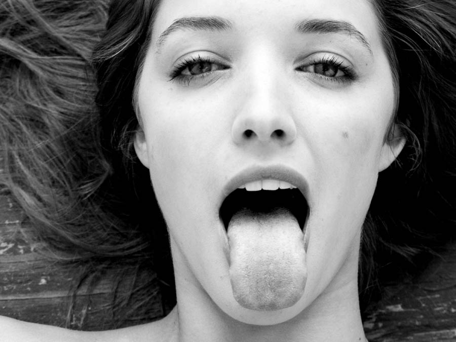 Η πρόσφατα playmate του Playboy Alyssa Arce καυτή & γυμνή