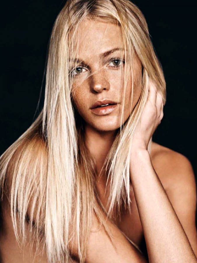 Η Erin Heatherton, μοντέλο της Victoria's Secret, topless στο Γερμανικό GQ