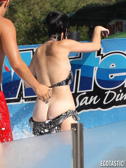 Είδαμε τον κώλο της Katy Perry ολόγυμνο