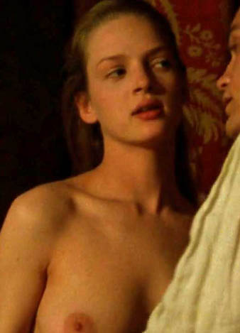Η Uma Thurman topless στο Dangerous Liaisons