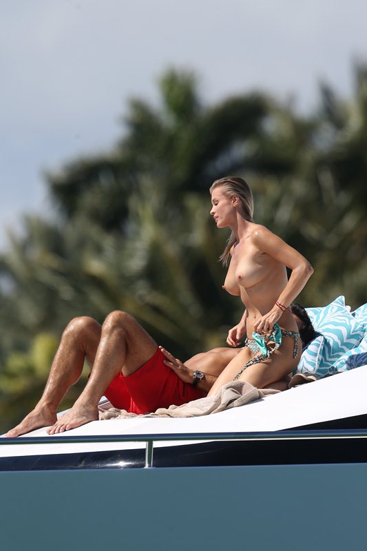 Τοπλες φωτογραφίες της Joanna Krupa στο Miami