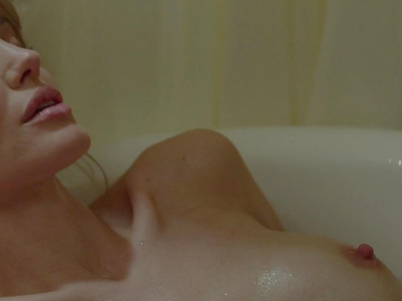 Η Angelina Jolie σε topless σκηνή από την ταινία By the sea