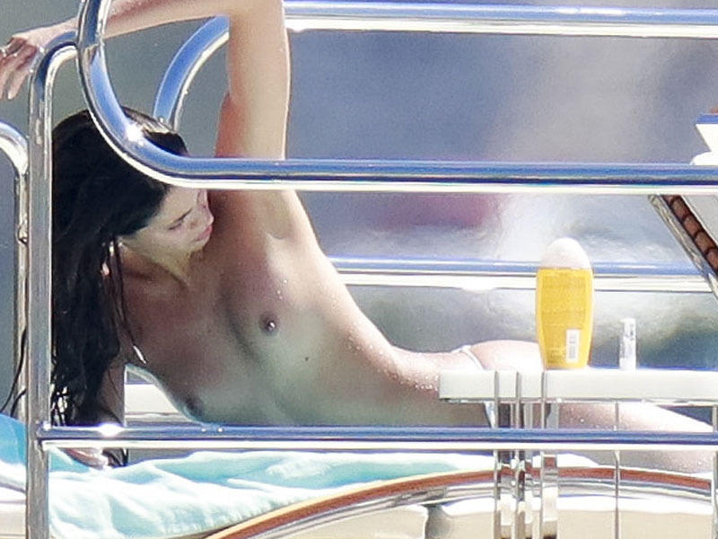 Topless φωτογραφίες της Βραζιλιάνας Sara Sampaio