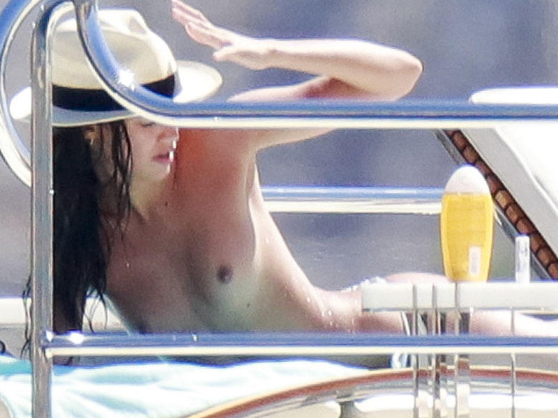 Topless φωτογραφίες της Βραζιλιάνας Sara Sampaio