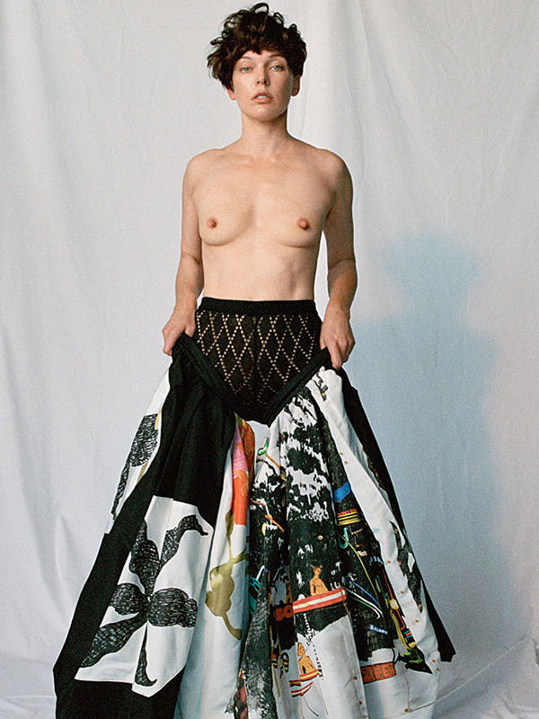 Η καυτή Milla Jovovich σε topless φωτογράφηση για το περιοδικό Pop