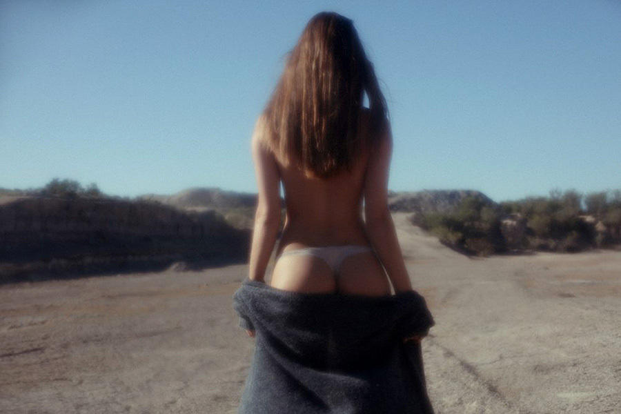 Nicole Naude γυμνή