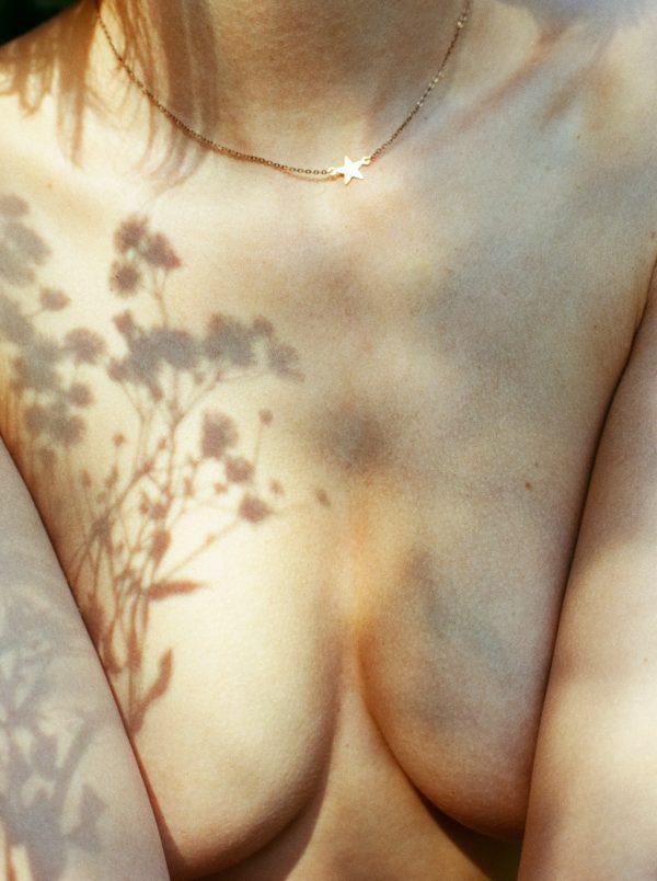 Η Julia Almendra γυμνή