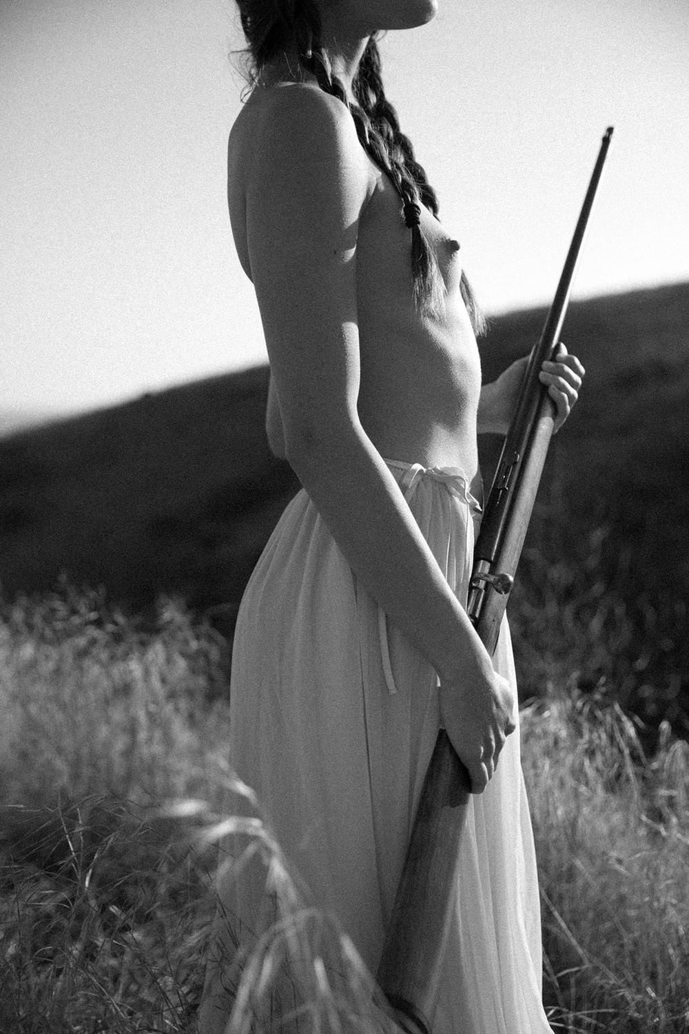 Topless φωτογράφηση της Rachael Lange