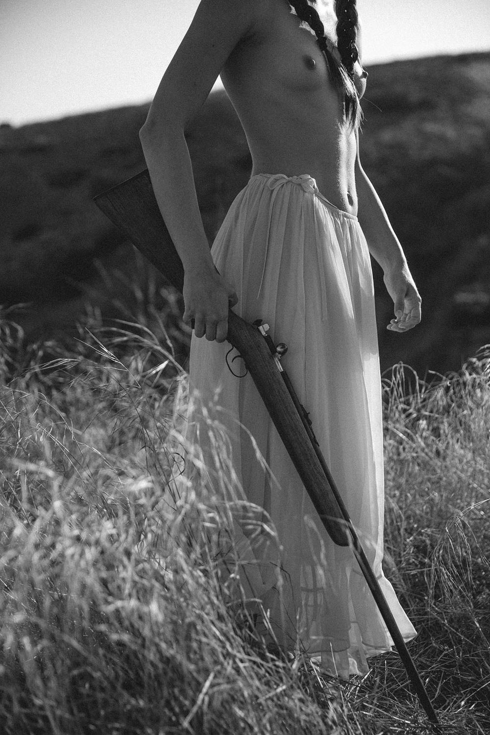 Topless φωτογράφηση της Rachael Lange