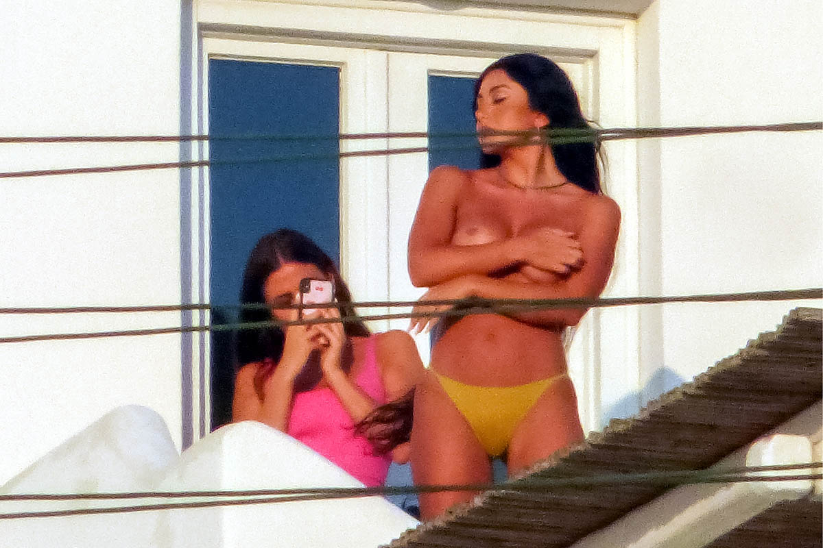 Topless paparazzi φωτογραφίες της σταρ Martha Kalifatidis