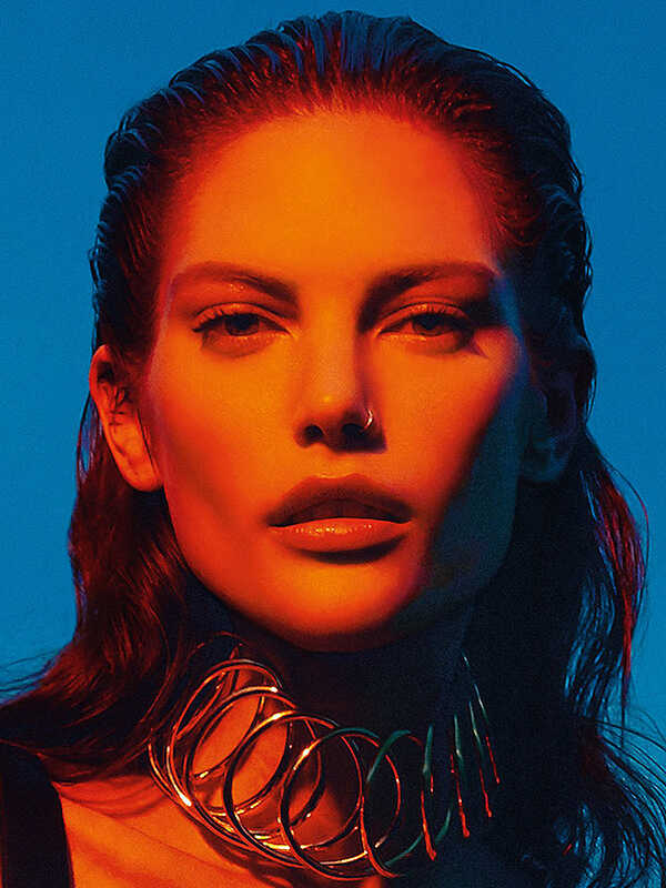 Topless φωτογραφίες του μοντέλου Catherine McNeil