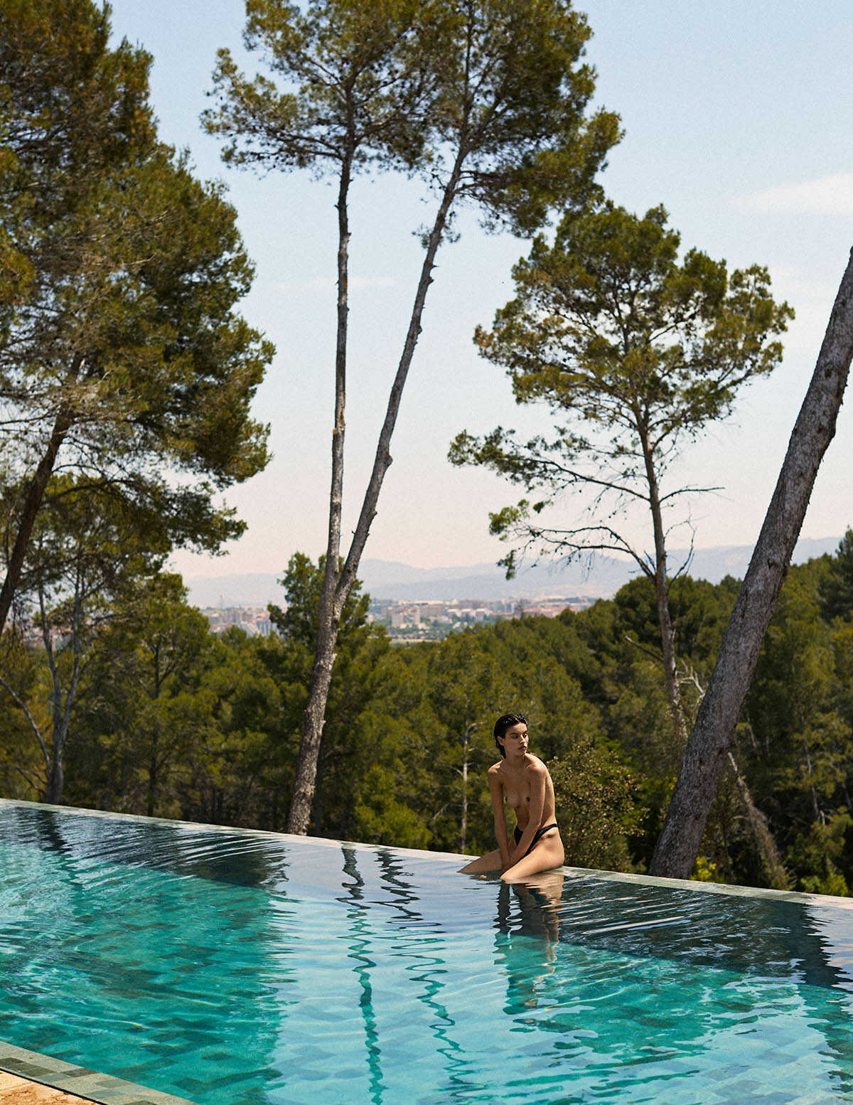 Topless και σέξι φωτογραφίες της Marta Aguilar