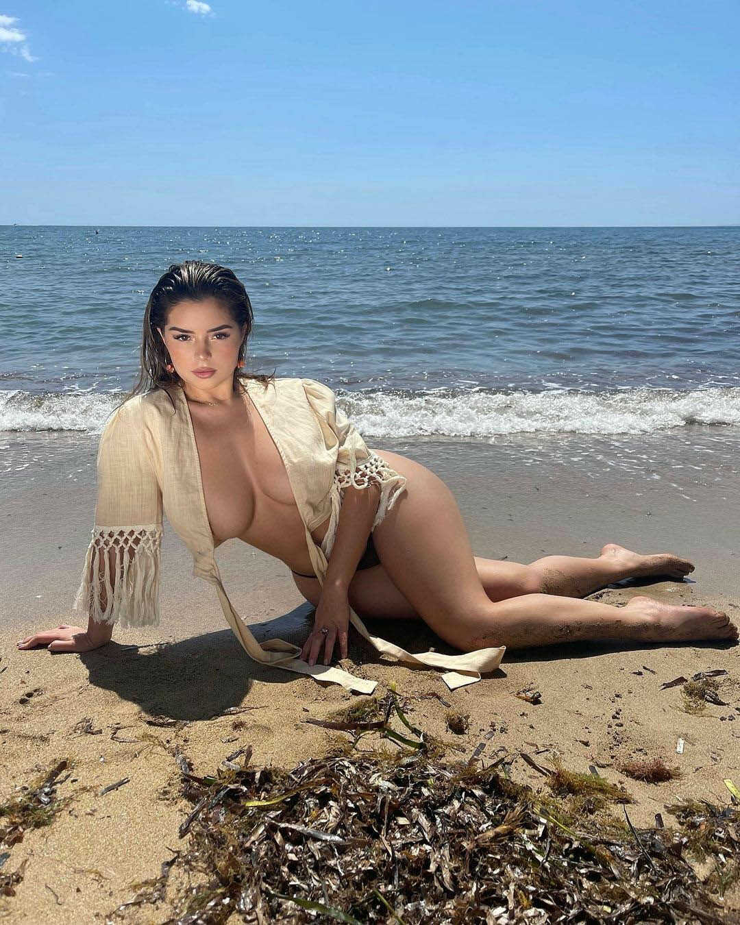 Οι βυζάρες και η κωλάρα του μοντέλου Demi Rose