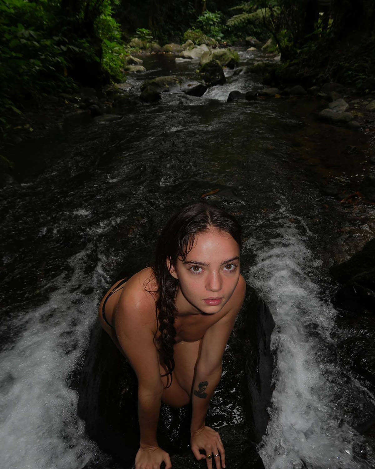Γυμνή σε σέξι φωτογραφίες η Inka Williams