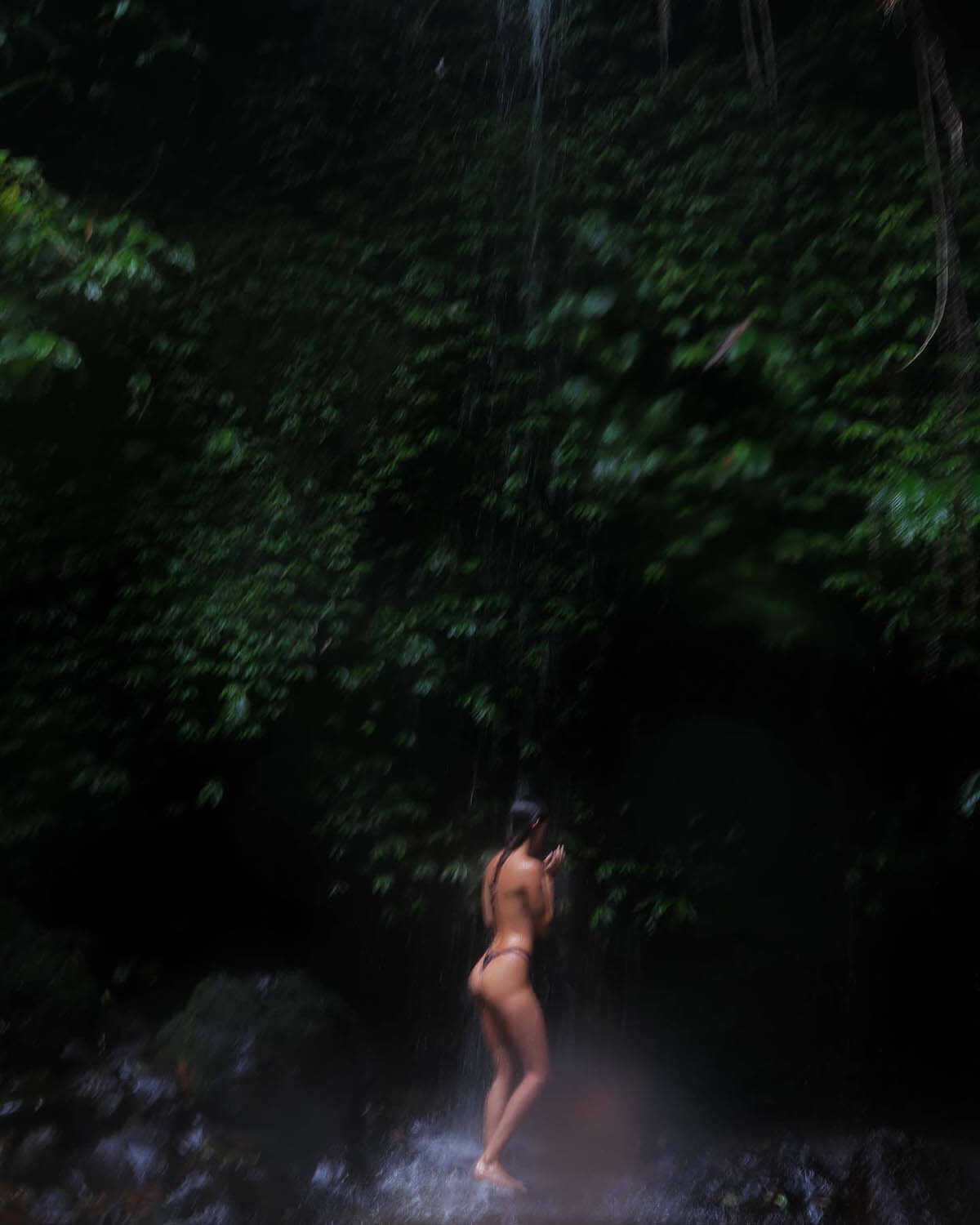 Γυμνή σε σέξι φωτογραφίες η Inka Williams