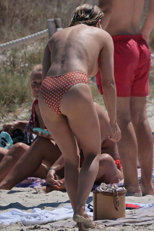 Topless φωτογραφίες της Sophie Hermann