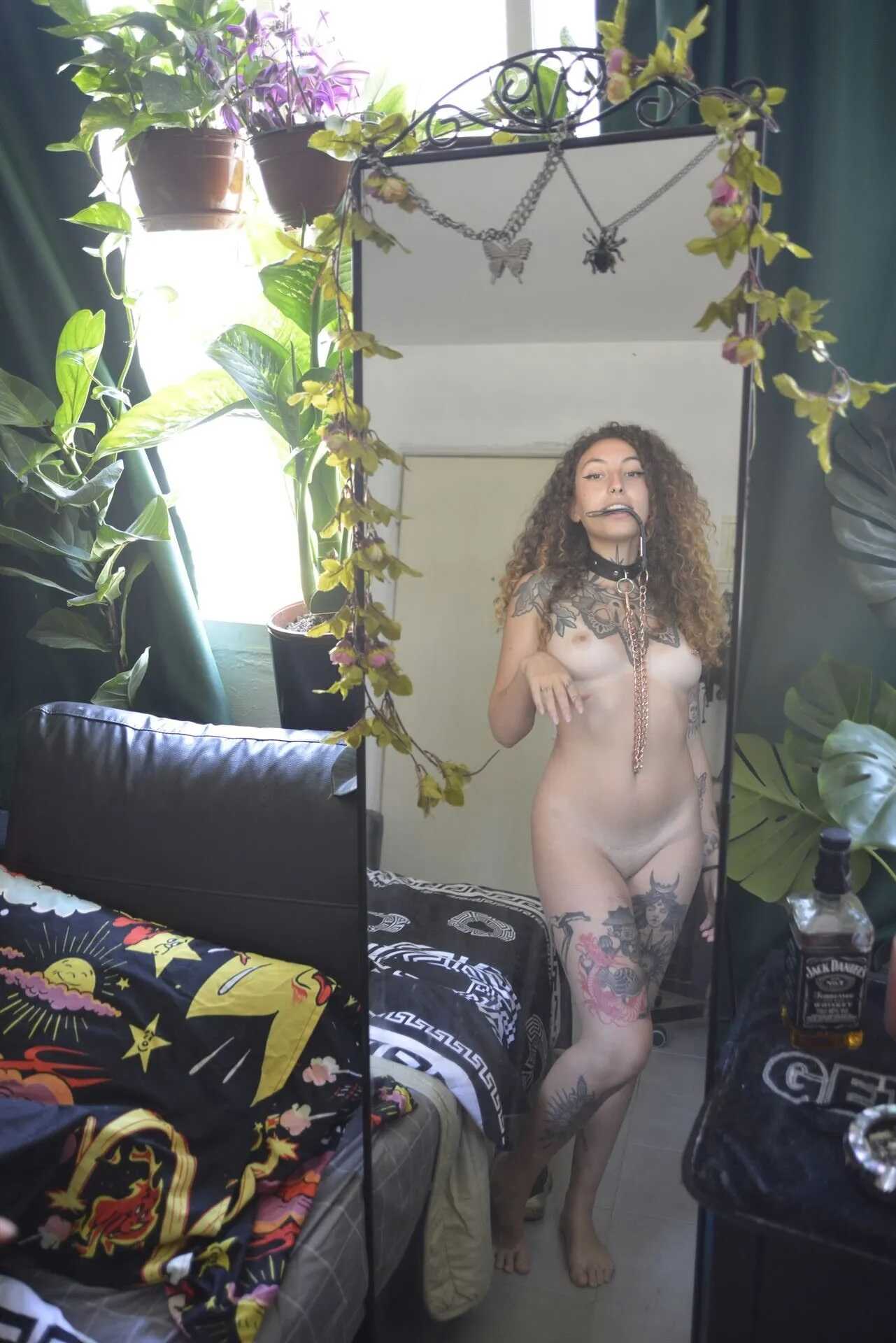 Γυμνές bondage φωτογραφίες της Edin Karyn