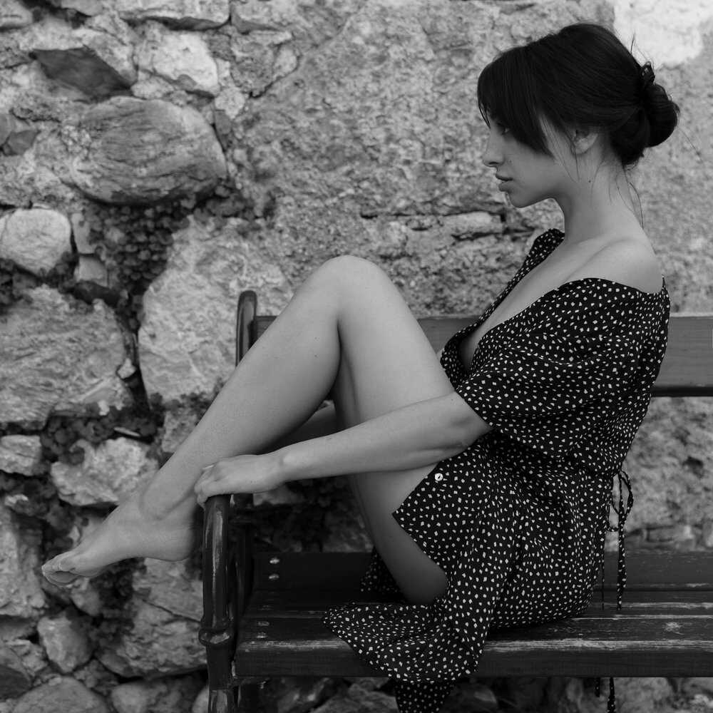 Topless φωτγογραφίες της νεαρής μοντέλου Olivia Linz