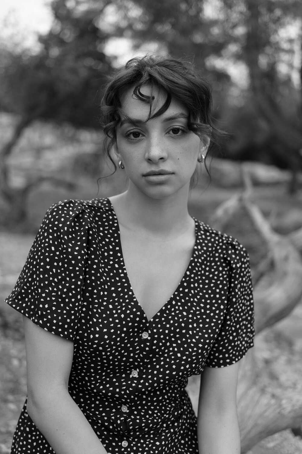 Topless φωτγογραφίες της νεαρής μοντέλου Olivia Linz