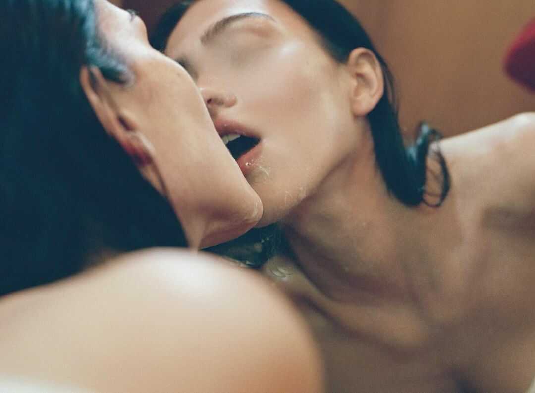 Η μουνάρα μοντέλο Amelia Gray Hamlin σε γυμνές φωτογραφίες