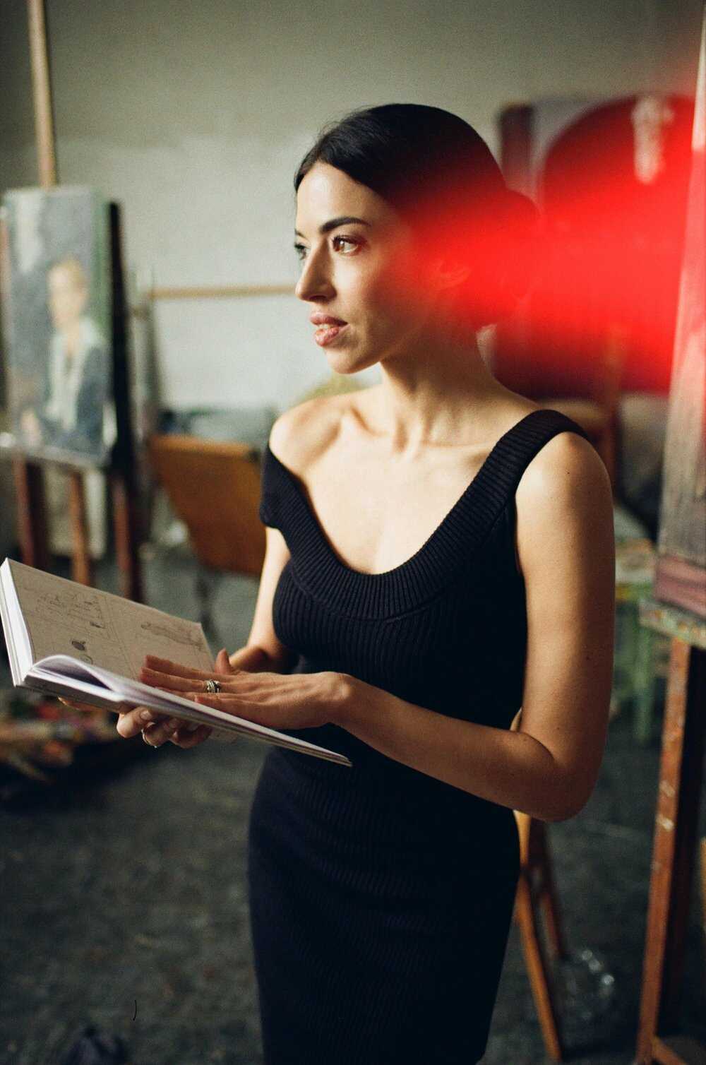 Η μουνάρα μοντέλο Diana Mendelson γυμνή