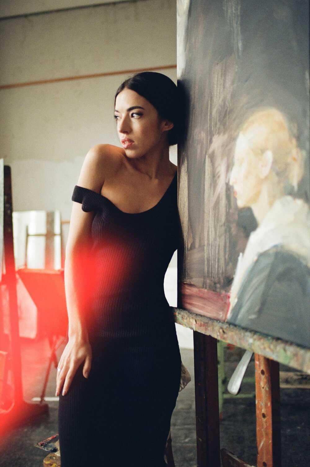 Η μουνάρα μοντέλο Diana Mendelson γυμνή