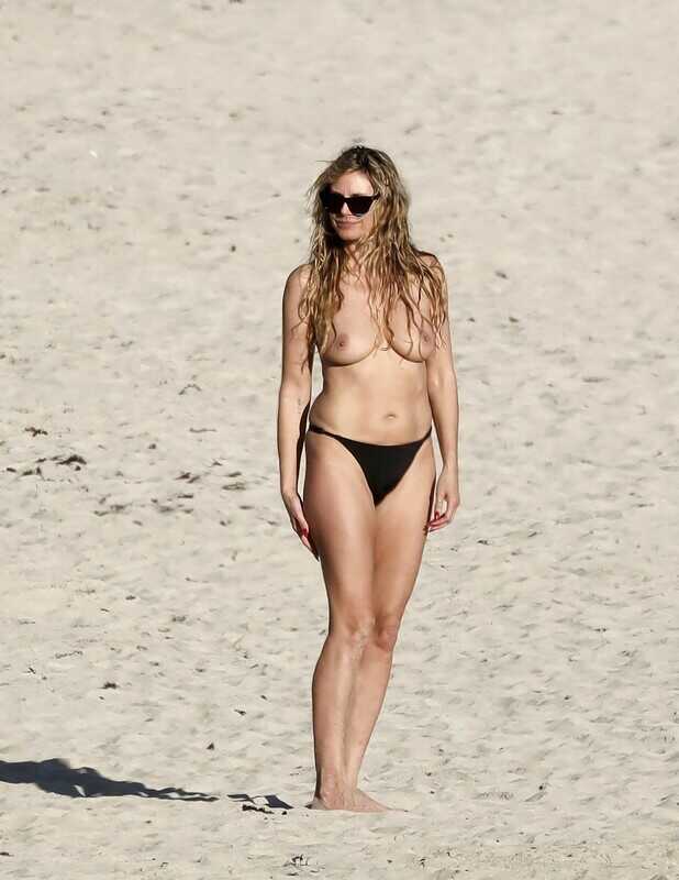 Topless φωτογραφίες της Heidi Klum στην παραλία