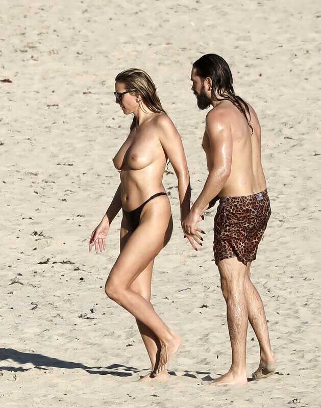 Topless φωτογραφίες της Heidi Klum στην παραλία