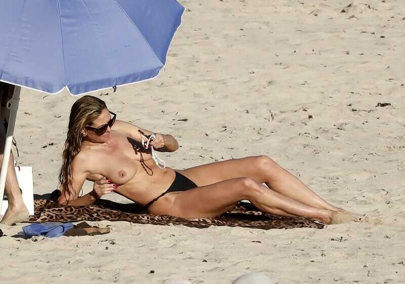 Topless φωτογραφίες της Heidi Klum στην παραλία