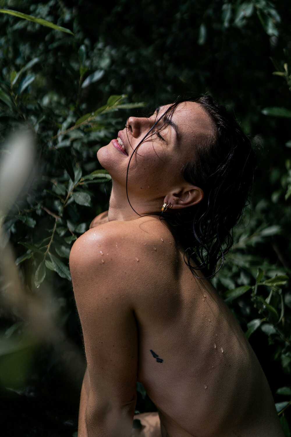 Γυμνές φωτογραφίες της ηθοποιού Gemma Champness