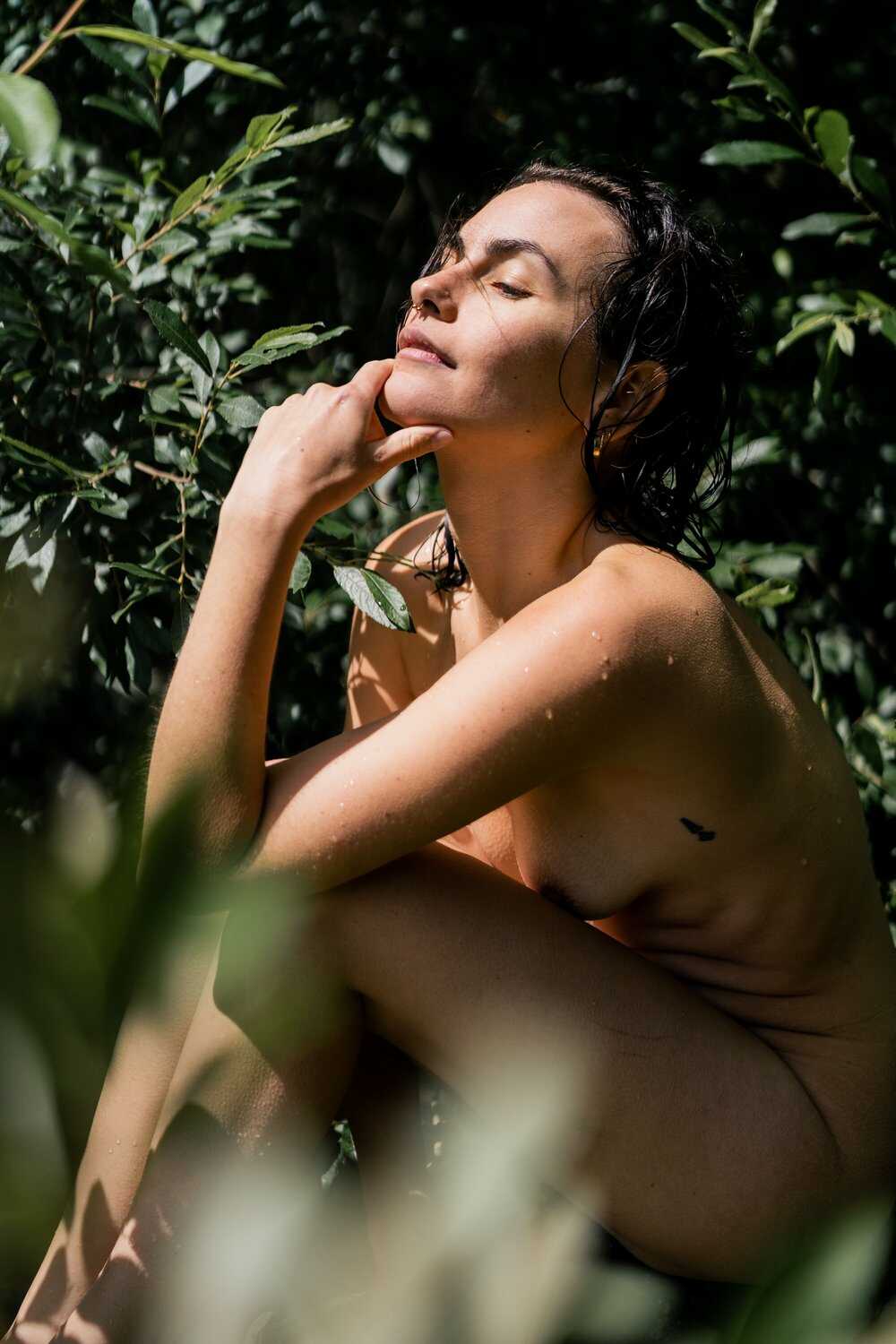 Γυμνές φωτογραφίες της ηθοποιού Gemma Champness